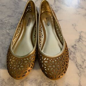 Kenneth Cole Reaction Tan Flats with Cutouts and Gold Trim